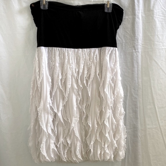 Women's/Juniors Strapless Dress Size: Large - Picture 5 of 10